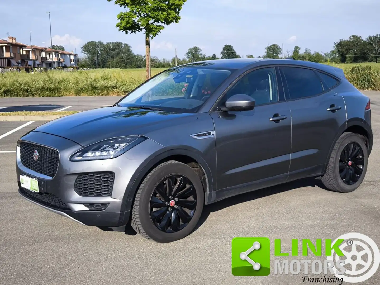 Jaguar E-Pace 2.0D 150 CV AWD aut. R-Dynamic S Grigio - 1