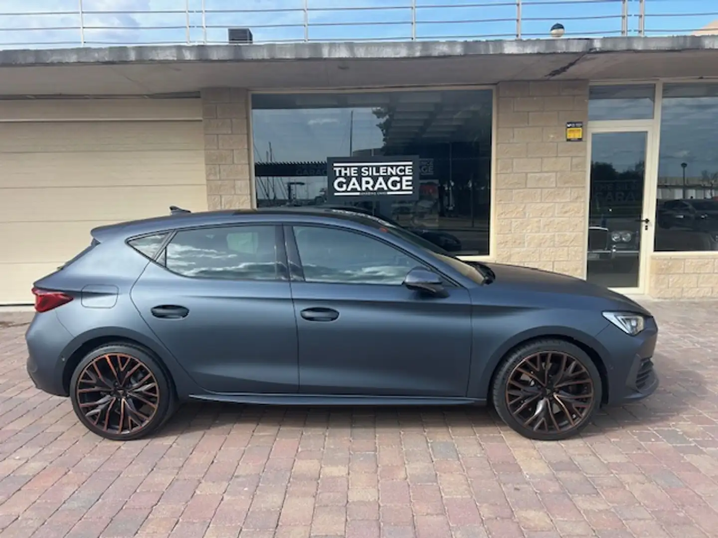 CUPRA Leon 1.4 TSI VZ e-Hybrid DSG 245 Silber - 2