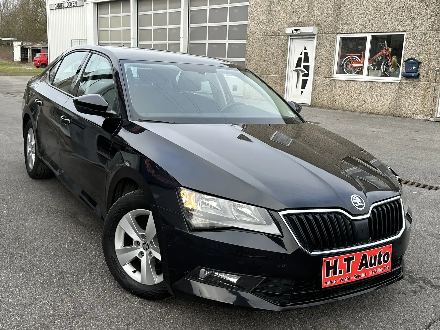 Skoda Superb 2.0 CR TDi/Etat neuf/Airco/Euro 6/124.000Kilometre Zwart - 2