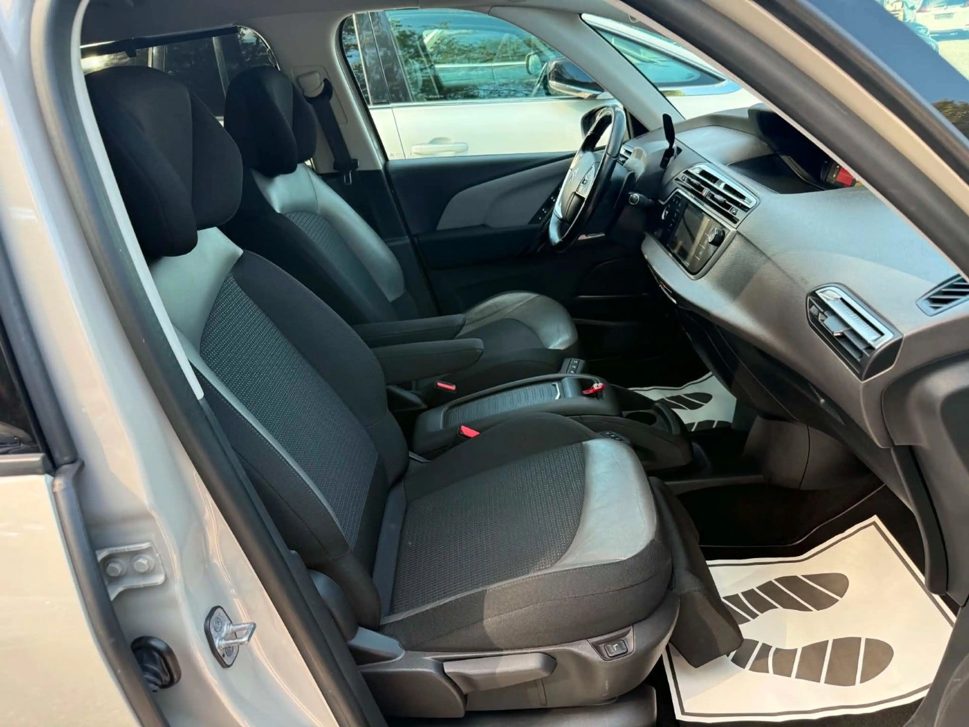 Citroen Grand C4 Picasso 1.6 THP 165 PS*7 Sitzer*Leder* — photo 8