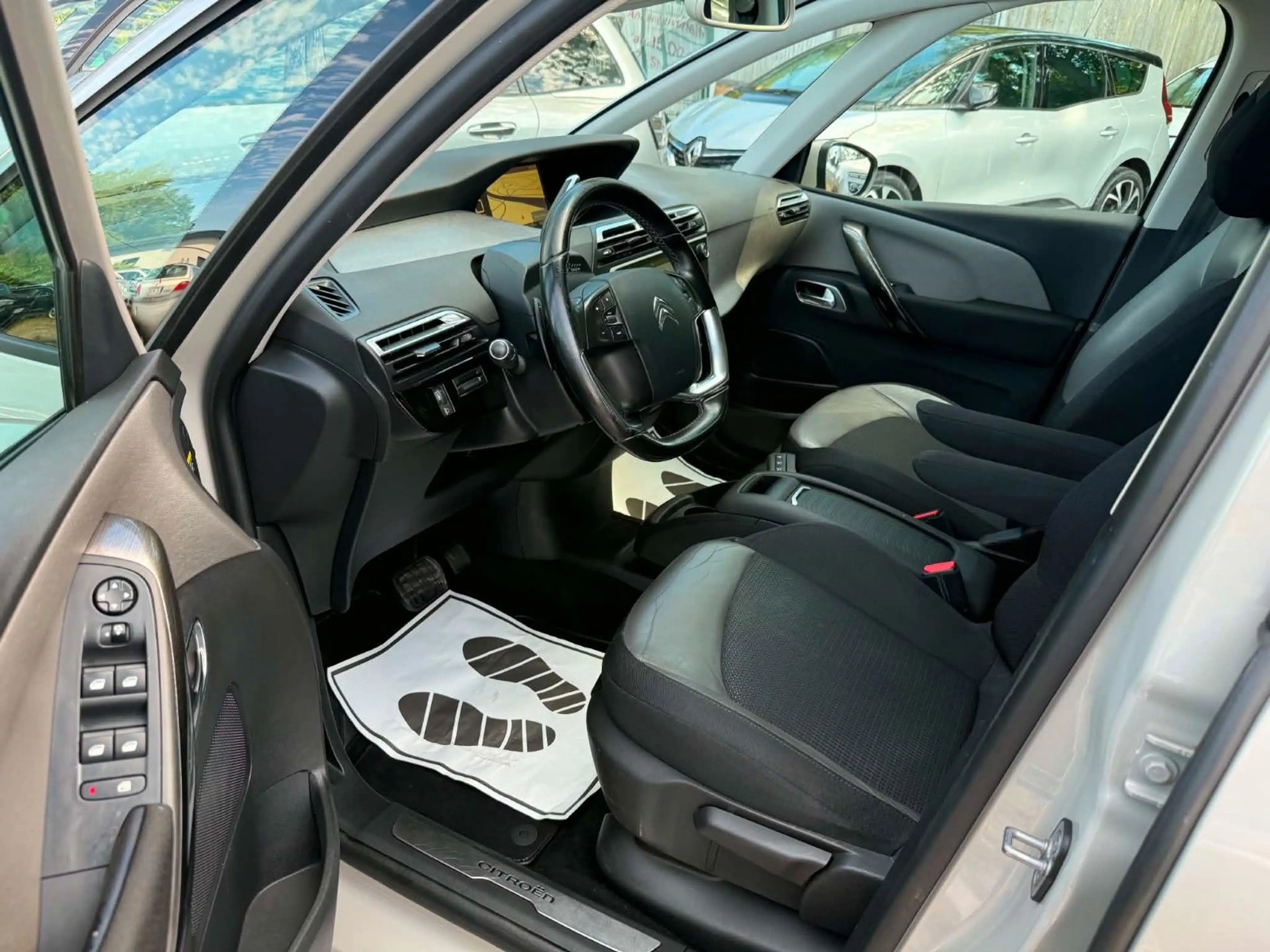 Citroen Grand C4 Picasso 1.6 THP 165 PS*7 Sitzer*Leder* — photo 9