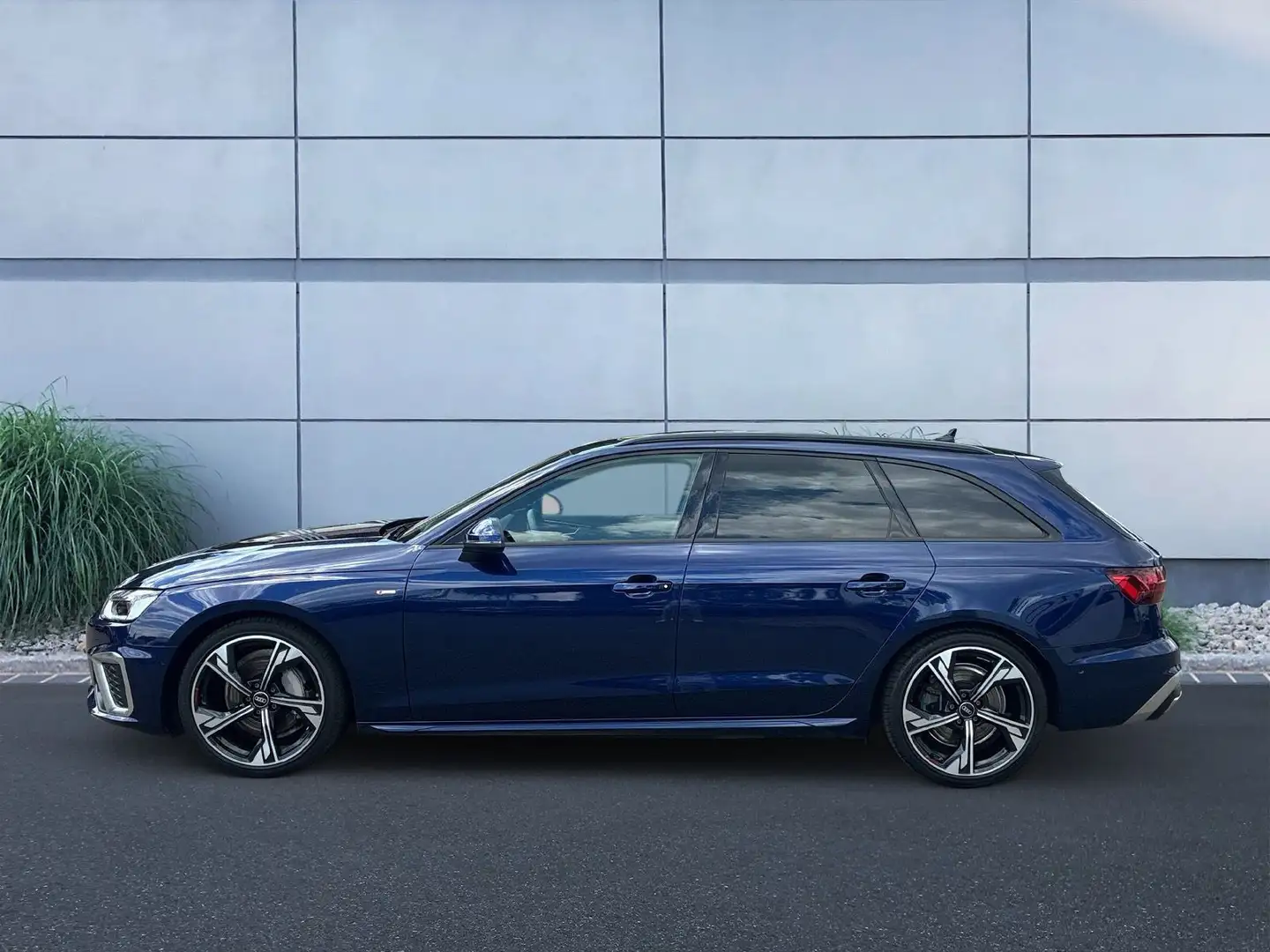 Audi A4 S line 40 TFSI 150(204) kW(PS) S tronic Bleu - 2