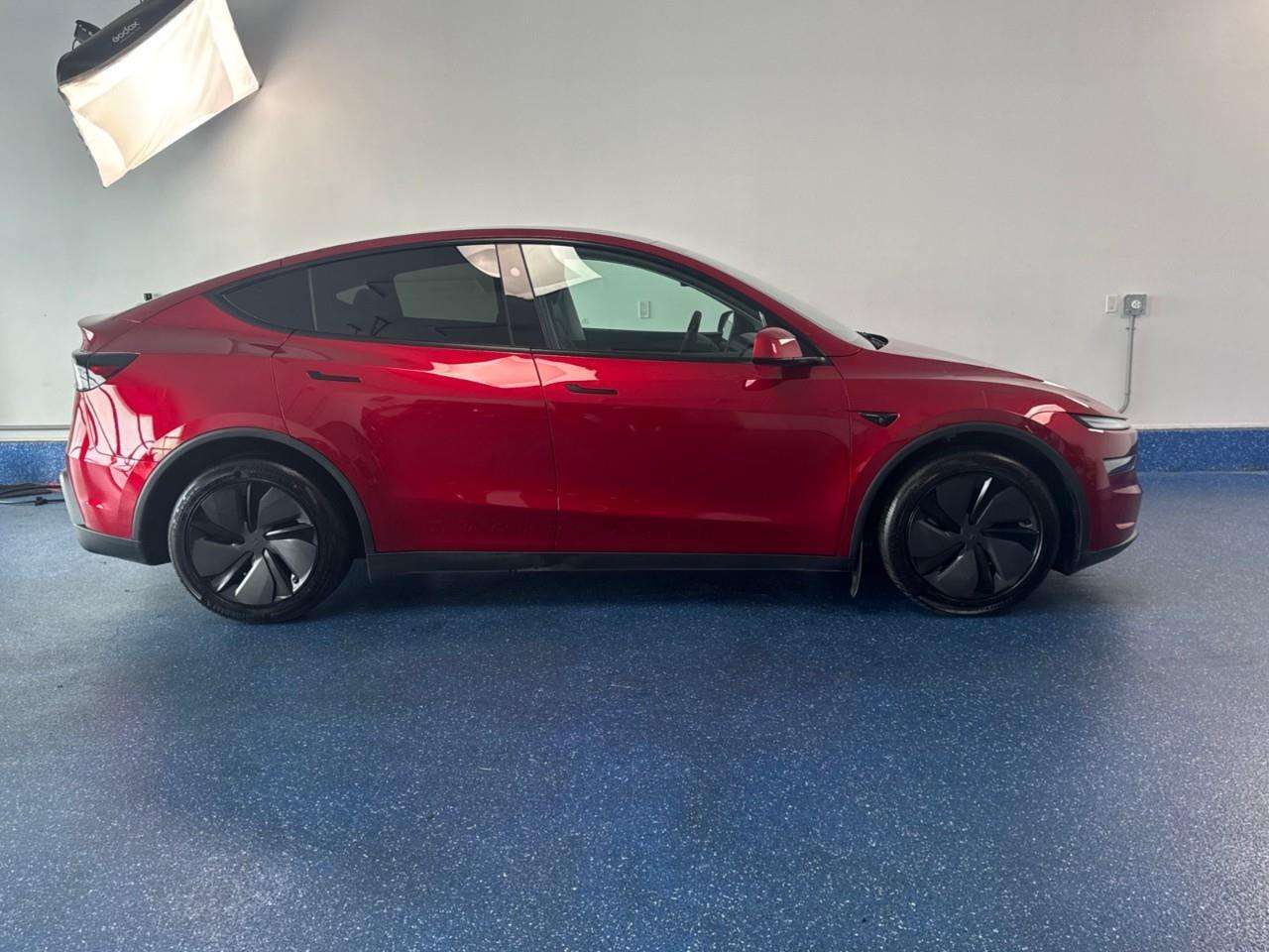 2026 Tesla Model Y AWD Long Range | Low Kms | Save your Gas Money! | — снимка 1