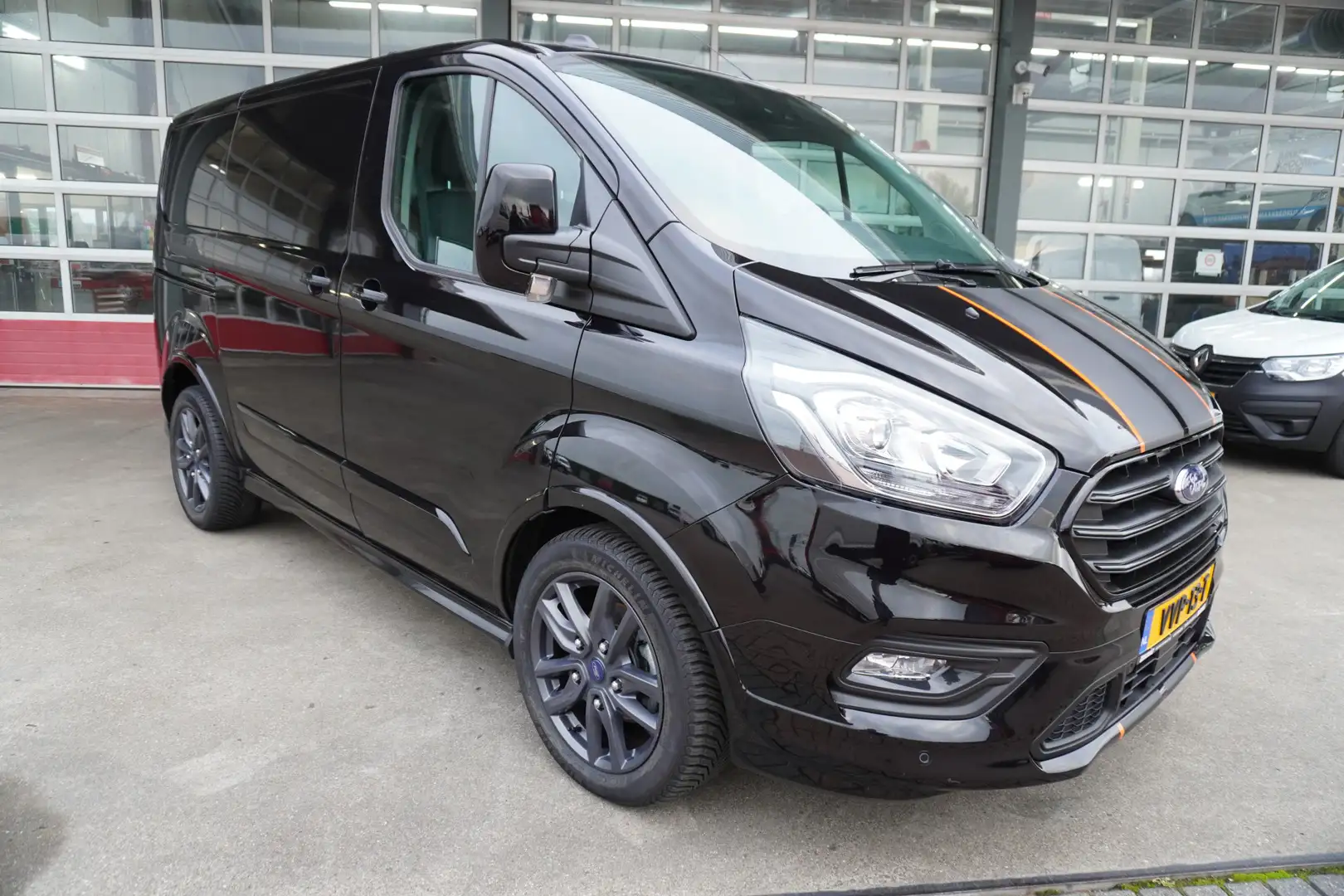 Ford Transit Custom 290S 2.0 TDCI 170PK L1H1 Sport Automaat Nr. V032 | Noir - 2