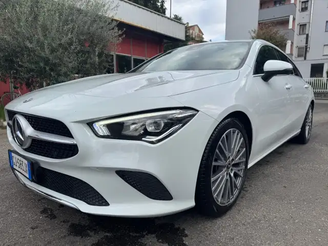 Mercedes-Benz CLA 180 Automatic Shooting Brake Sport