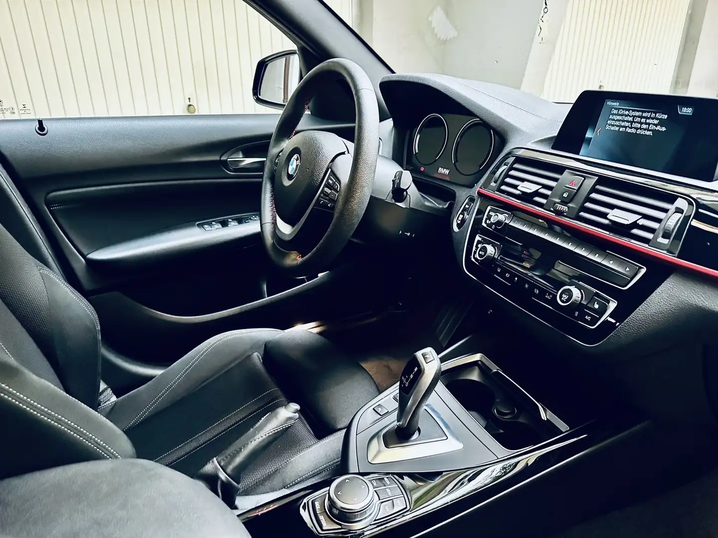 BMW 118 i Edition Sport Line Shadow SpoSi Navi LED Noir - 2