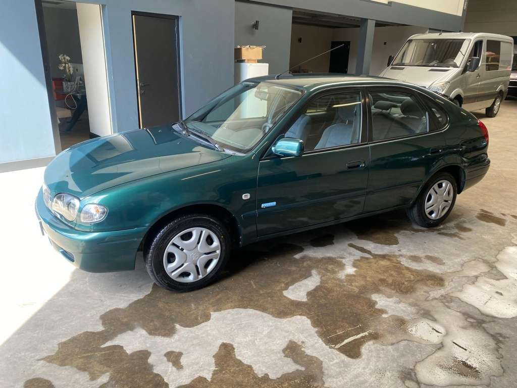Toyota Corolla Berlina Manual de 4 Puertas - foto 1
