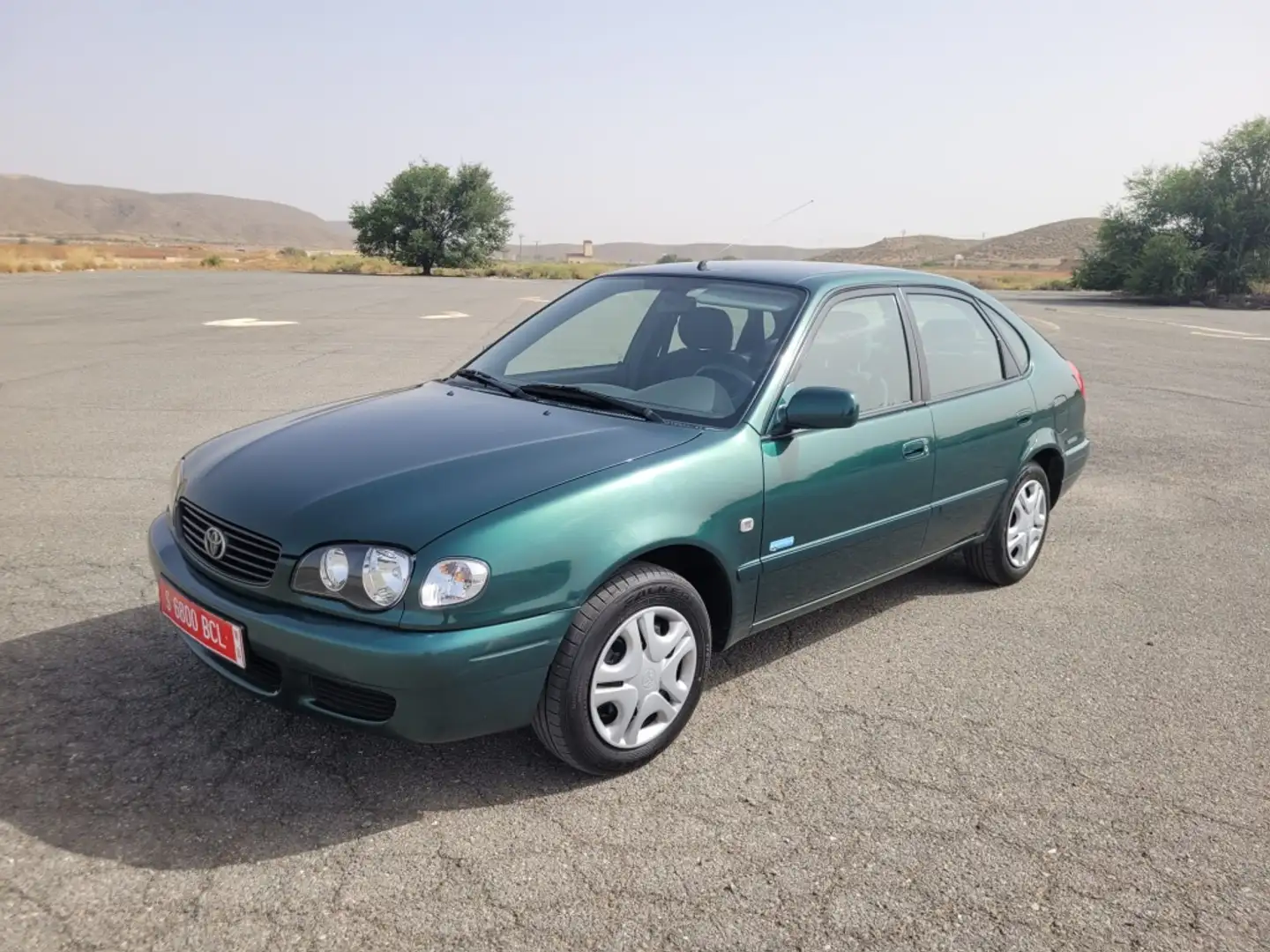 Toyota Corolla Berlina Manual de 4 Puertas Verde - 2