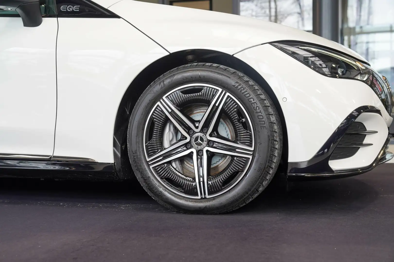 Mercedes-Benz EQE 350 EQE 350 4M AMG Line Night 22kW Pano Burmester Weiß - 2