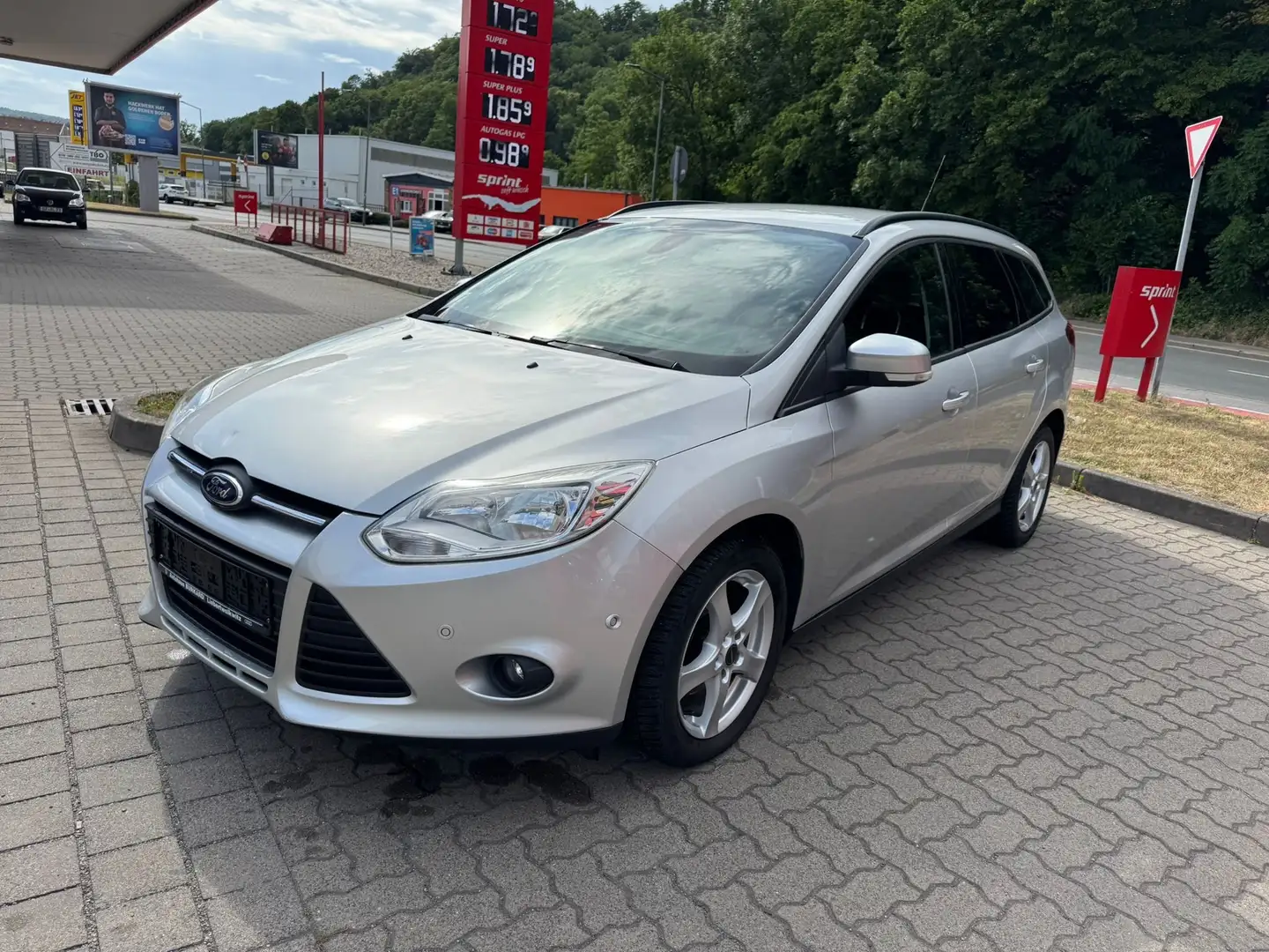 Ford Focus Turnier 1.6 TDCi Silber - 1