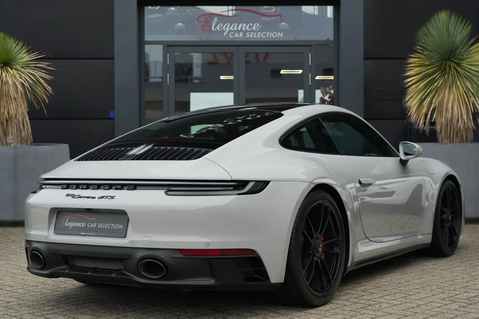 Porsche 992 3.0 Carrera GTS 480pk Panoramadak/BOSE/SportChrono Grijs - 2