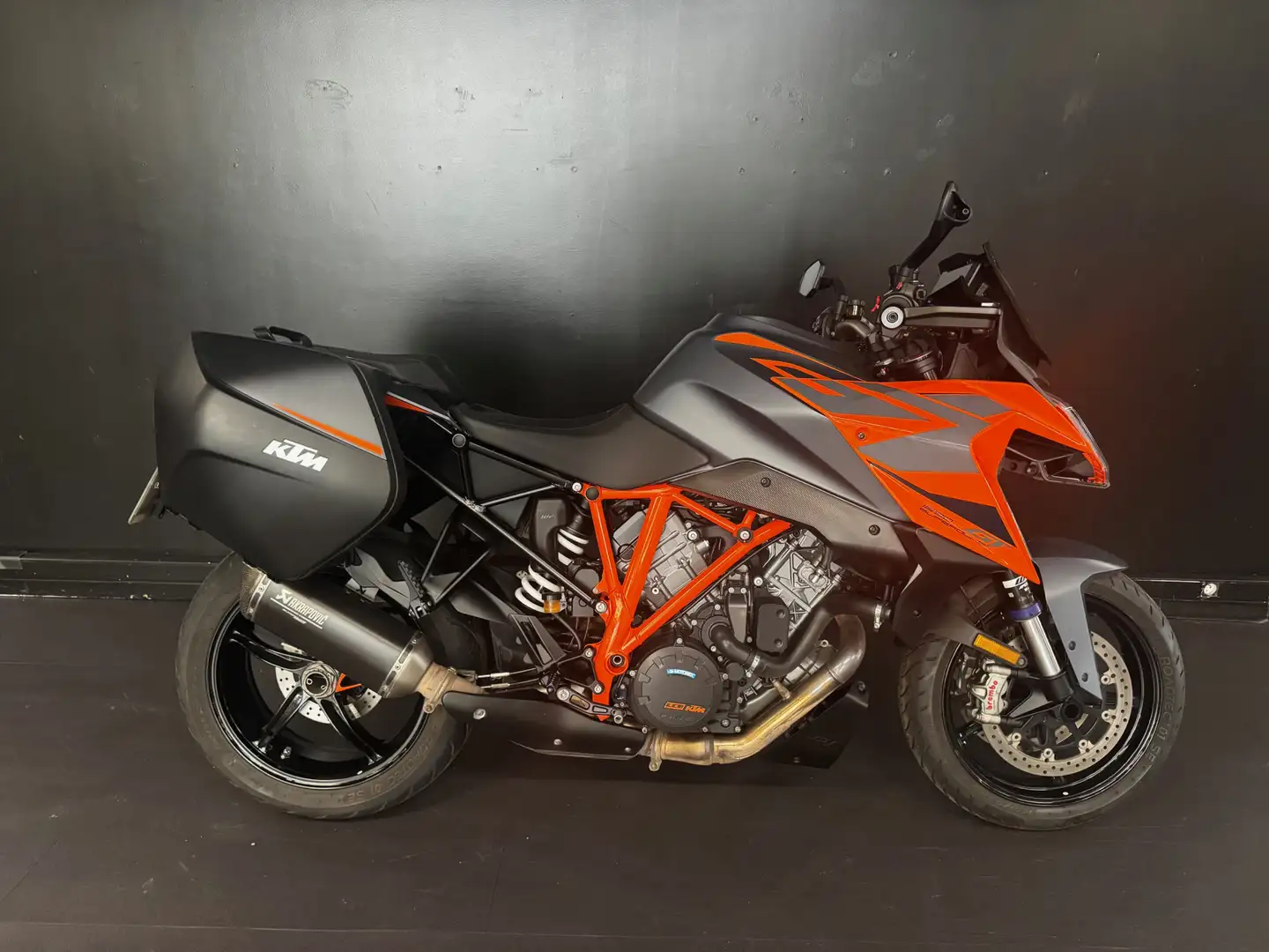 KTM 1290 Super Duke GT Naranja - 2