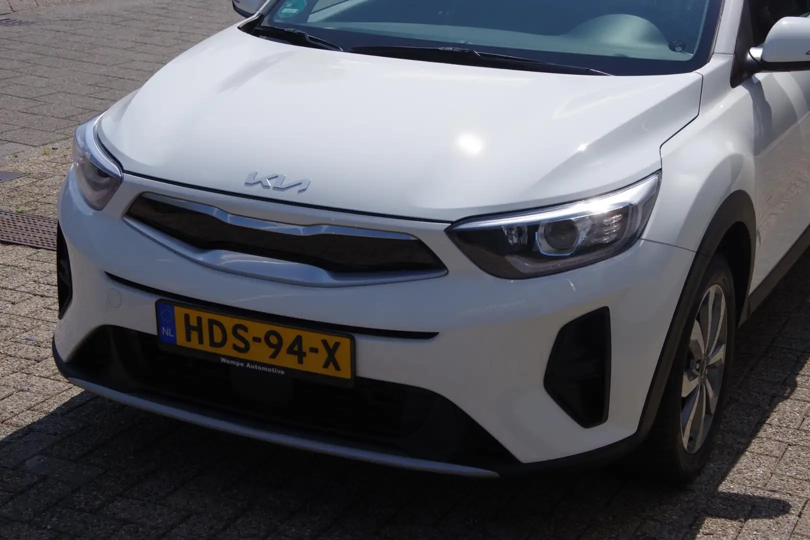 Kia Stonic 1.0 T-GDi DynamicPlusline Weiß - 2