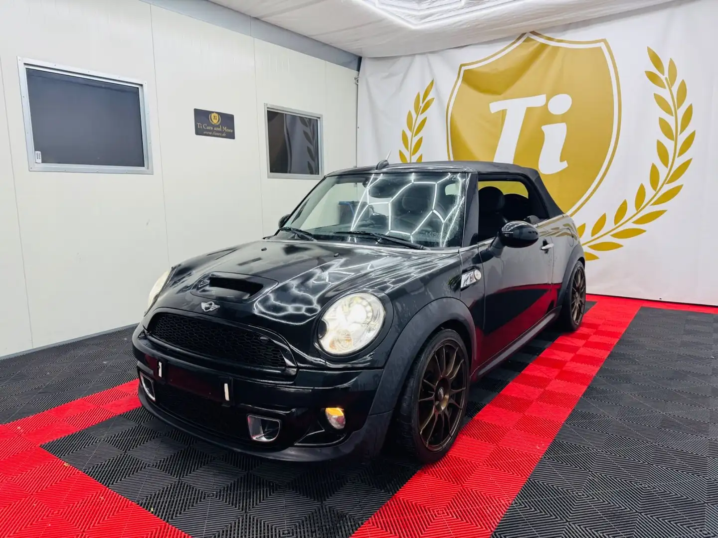 MINI Cooper S *COOPER-S*Cabrio*S*NAVI*LEDER*XENON* Schwarz - 1