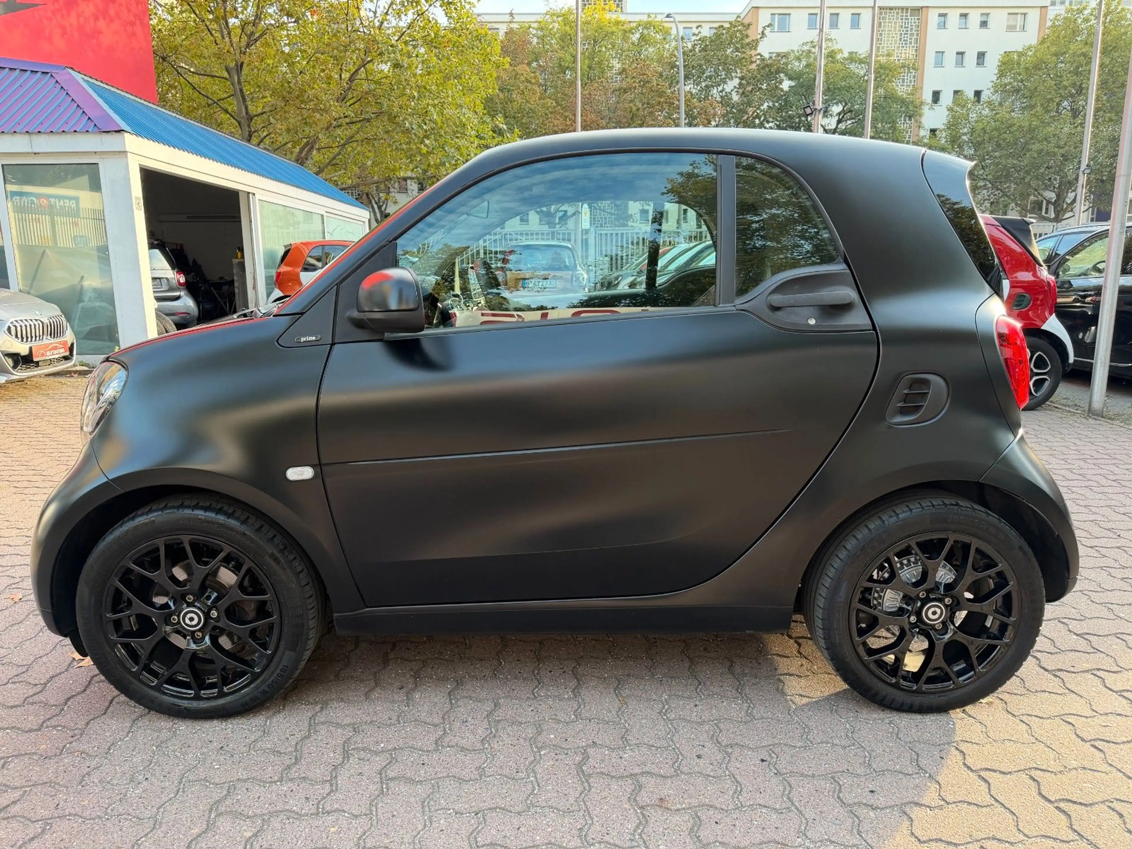 smart forTwo fortwo 66kW DCT prime SPORT*PANO*NAV*SHZ*KAM — photo 2