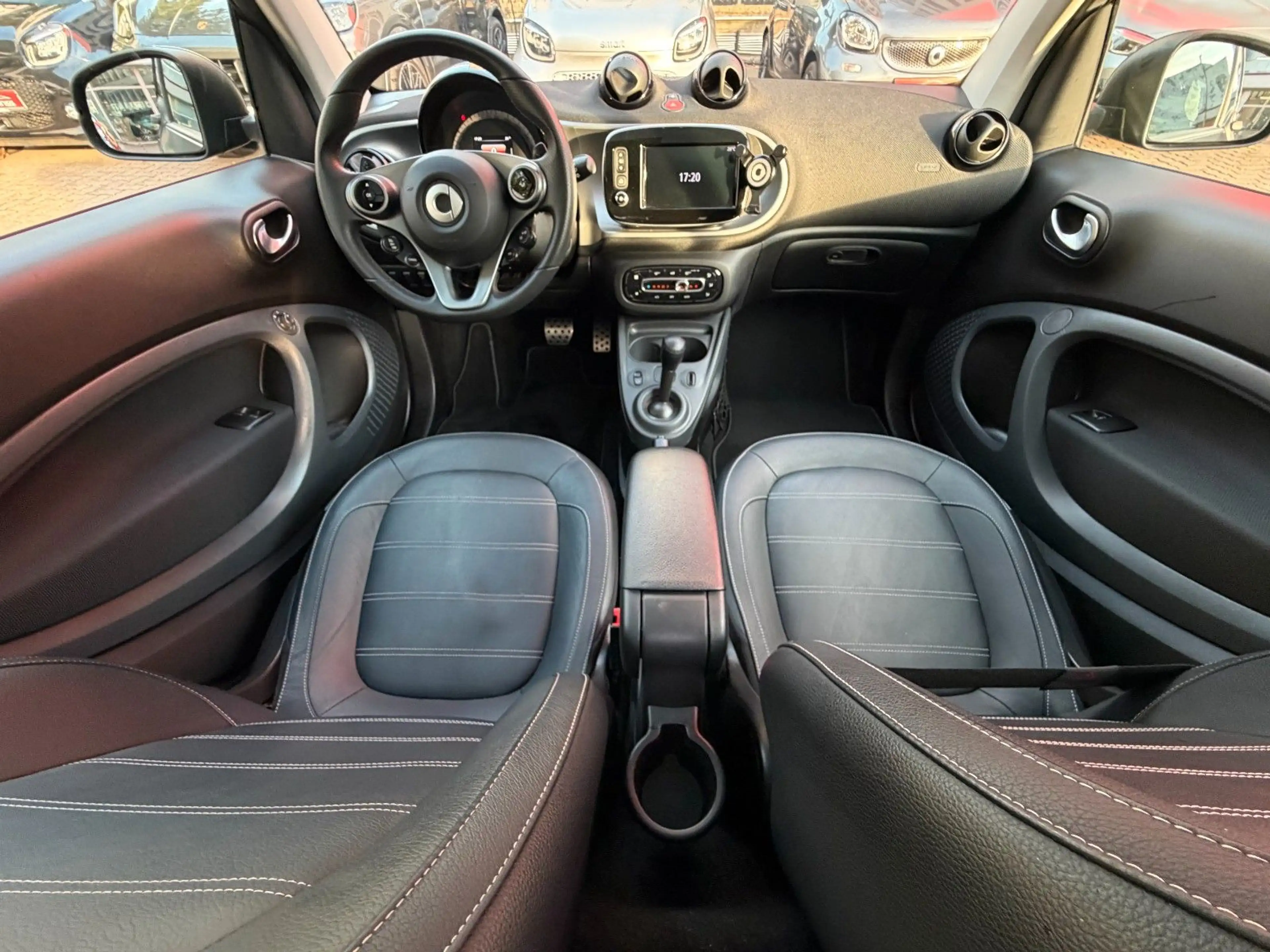 smart forTwo fortwo 66kW DCT prime SPORT*PANO*NAV*SHZ*KAM — photo 3
