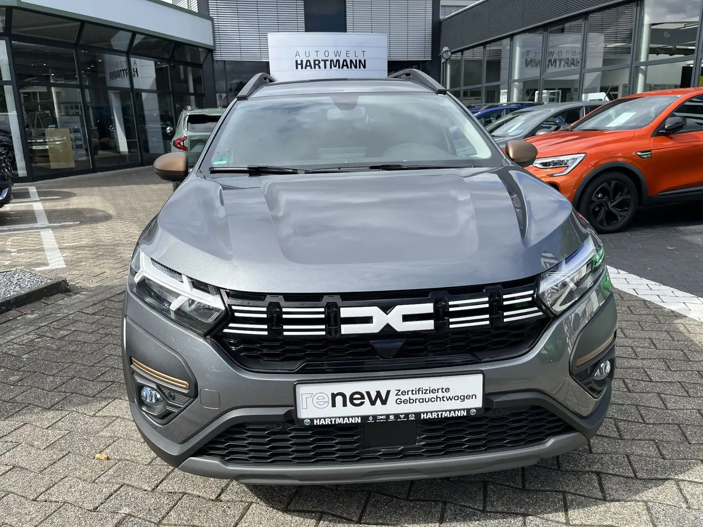 Dacia Jogger Extreme HYBRID 140 7-Sitzer City-Paket Gris - 1