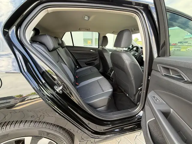 Volkswagen Golf view 11