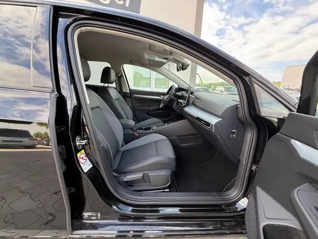 Volkswagen Golf view 9