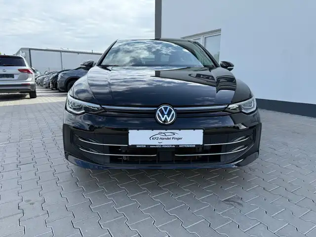 Volkswagen Golf view 3