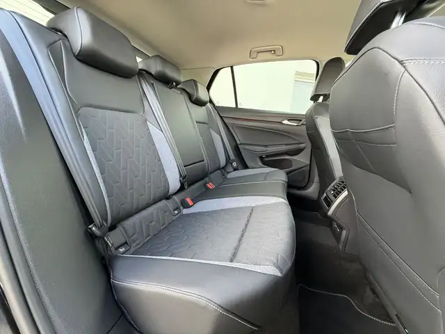 Volkswagen Golf view 12