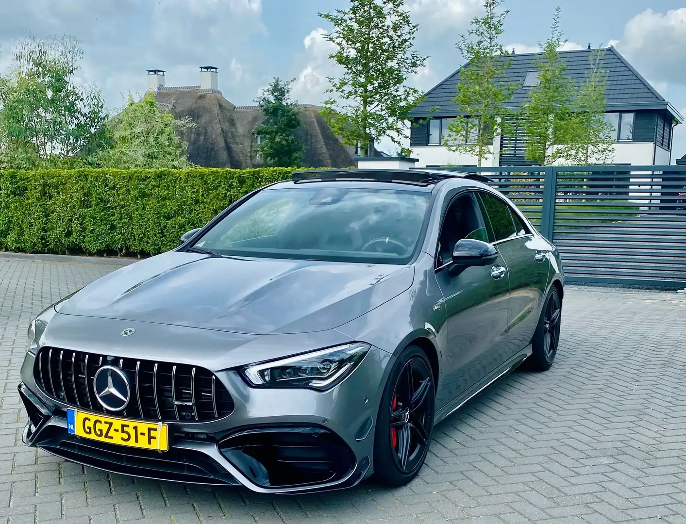 Mercedes-Benz CLA 45 AMG Mercedes-Benz CLA-klasse AMG 45 S 4MATIC+ Pano.. Grijs - 1