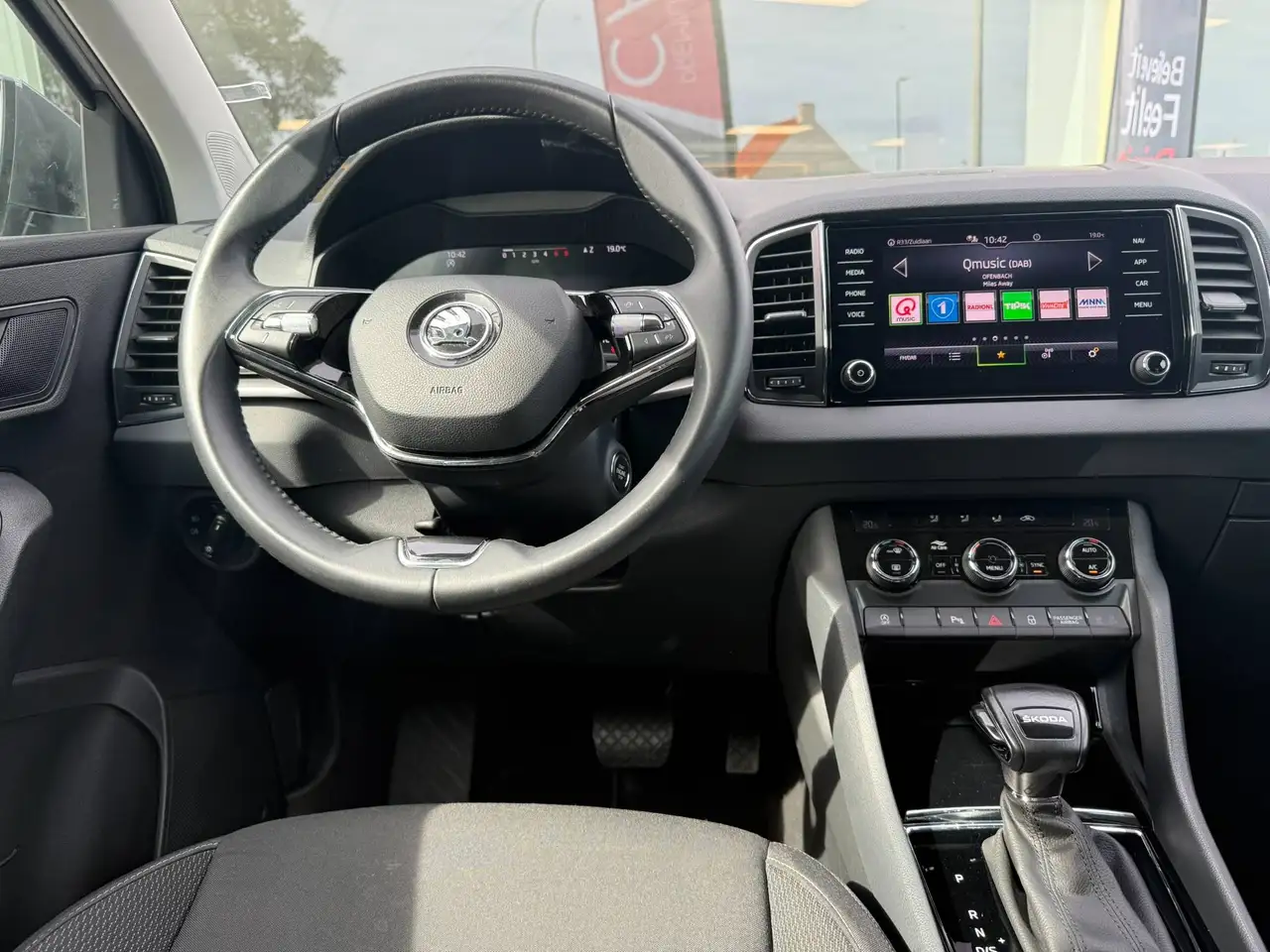 Skoda Karoq AUTOMAAT / CARPLAY / AIRCO / CAMERA / CRUISECONTROL / KEYLESS /, миниатюра 21