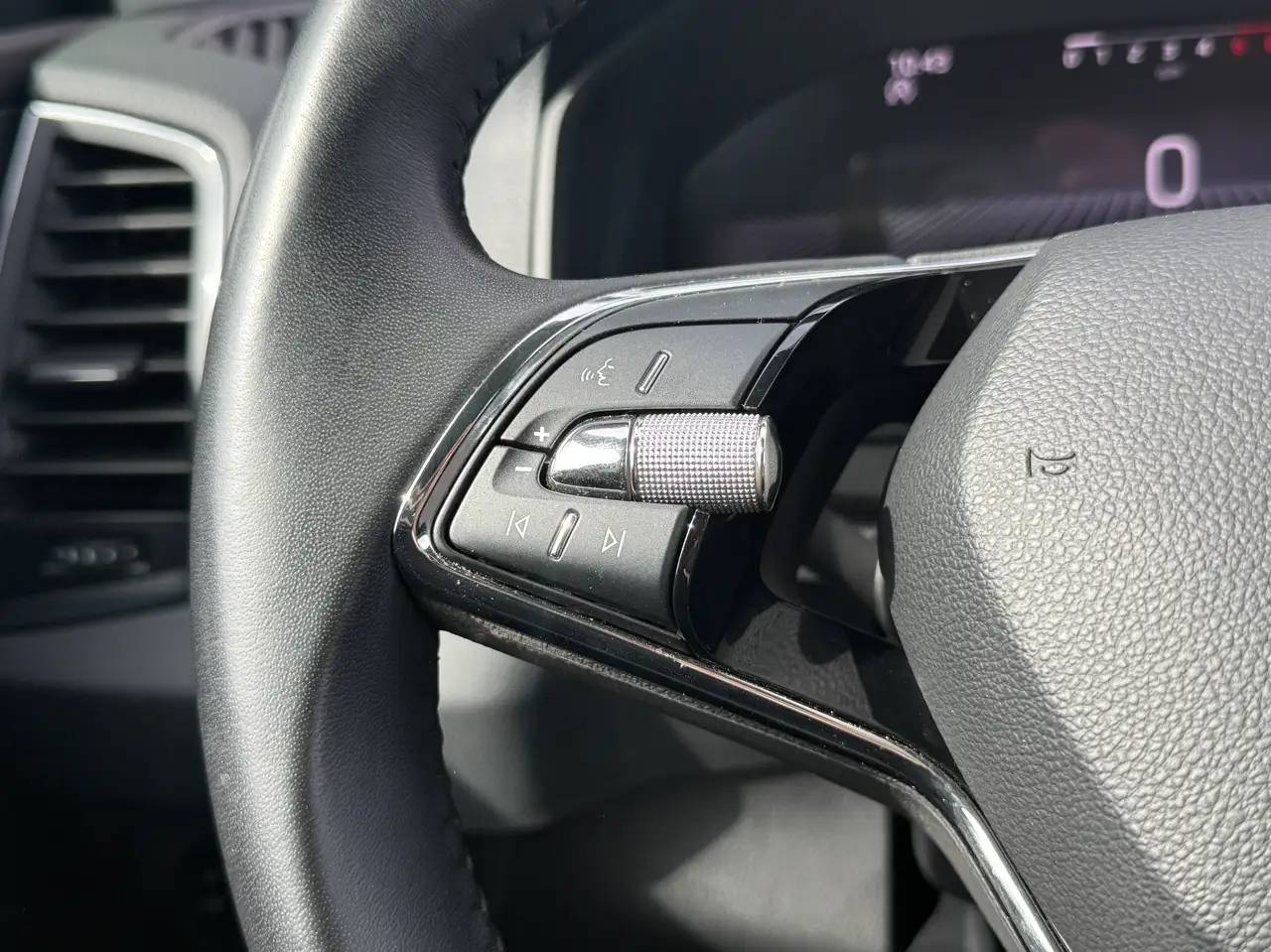 Skoda Karoq AUTOMAAT / CARPLAY / AIRCO / CAMERA / CRUISECONTROL / KEYLESS /, миниатюра 23