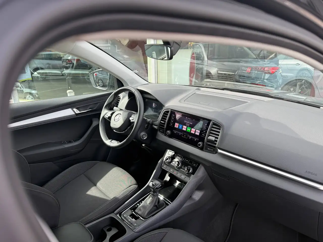 Skoda Karoq AUTOMAAT / CARPLAY / AIRCO / CAMERA / CRUISECONTROL / KEYLESS /, миниатюра 19