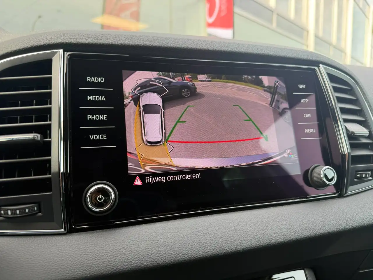 Skoda Karoq AUTOMAAT / CARPLAY / AIRCO / CAMERA / CRUISECONTROL / KEYLESS /, миниатюра 30