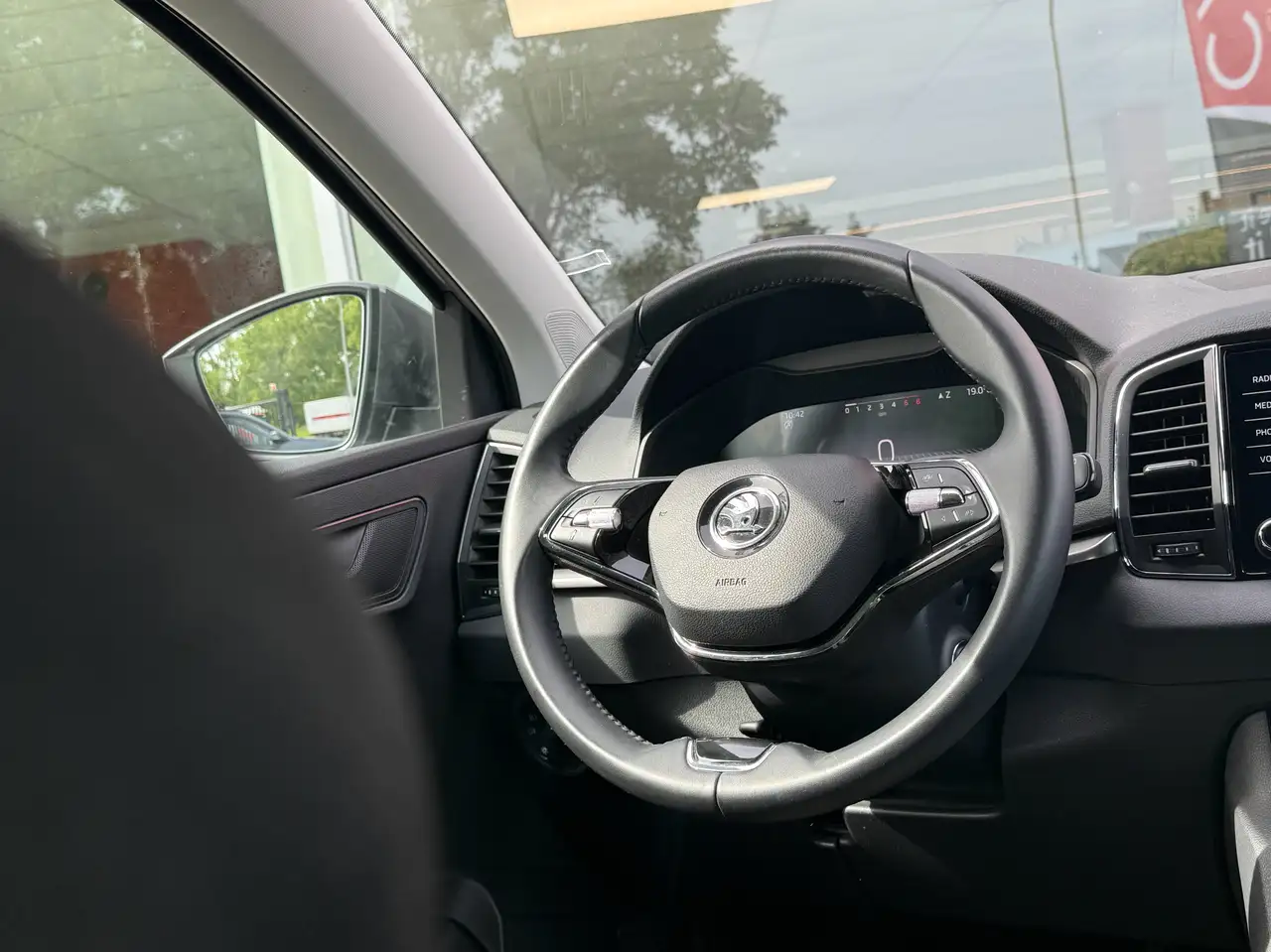 Skoda Karoq AUTOMAAT / CARPLAY / AIRCO / CAMERA / CRUISECONTROL / KEYLESS /, миниатюра 22