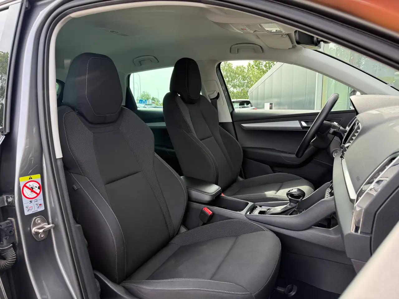 Skoda Karoq AUTOMAAT / CARPLAY / AIRCO / CAMERA / CRUISECONTROL / KEYLESS /, миниатюра 18