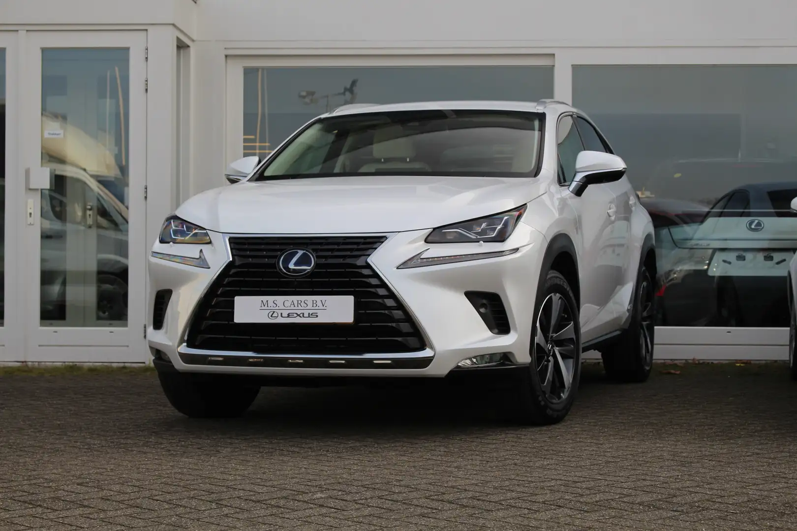 Lexus NX 300h AWD Hybrid President Line I Parel wit I Mark Lev. Weiß - 1