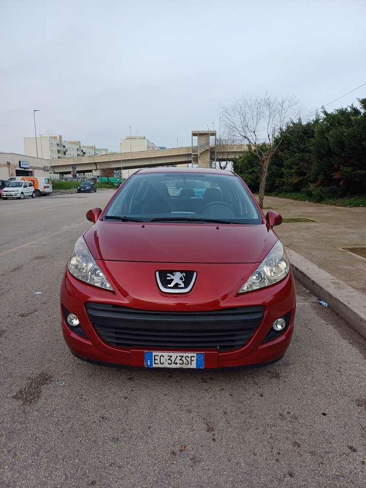 Peugeot 207 5p 1.4 hdi 8v Millesim 200