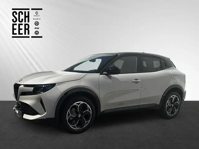 Alfa Romeo Junior Ibrida 1.2 145PS Q4 eDCT6