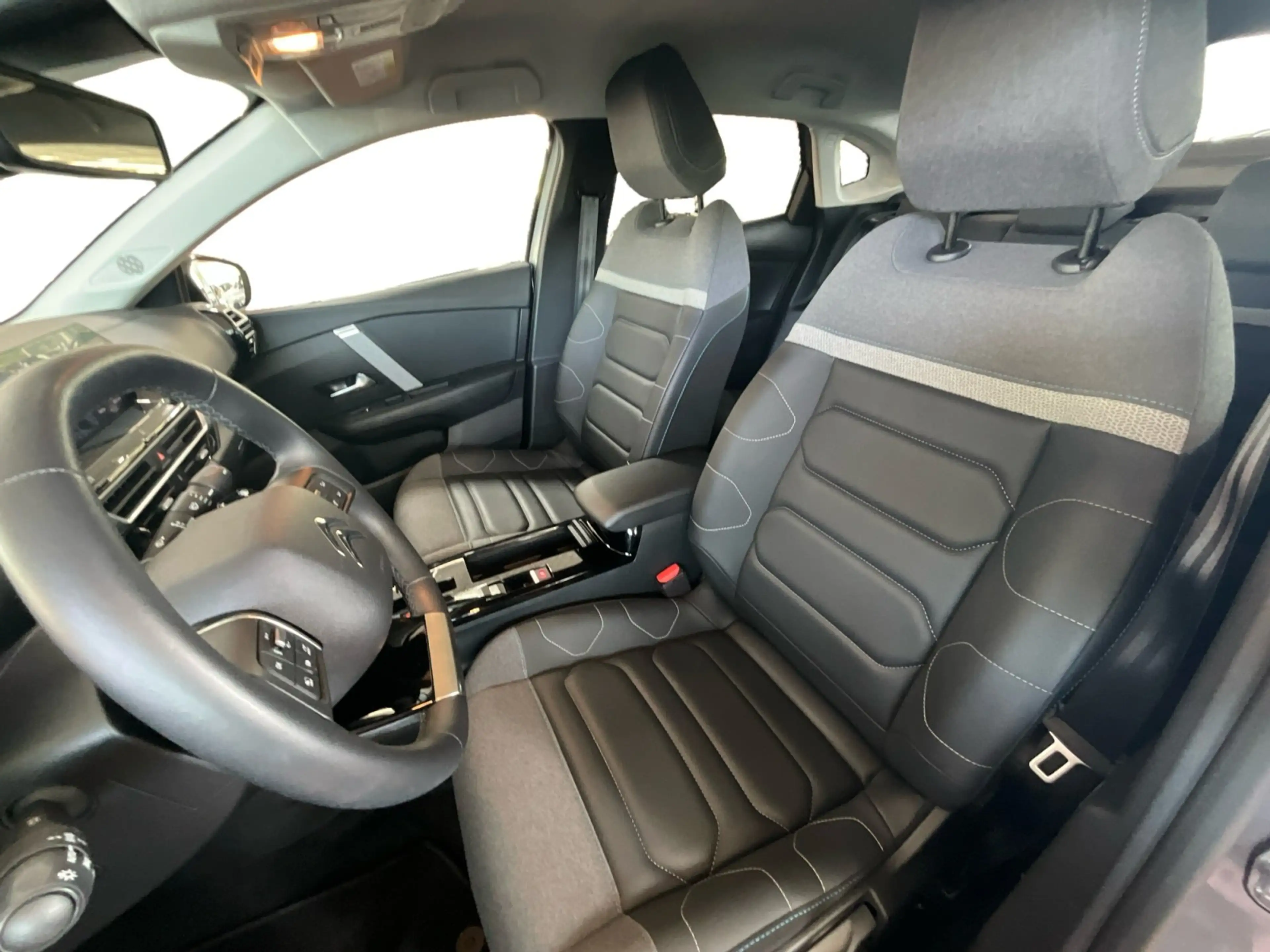 Citroen C4 X 1.2 PureTech 130EAT8 Max Vollaustattung — photo 11