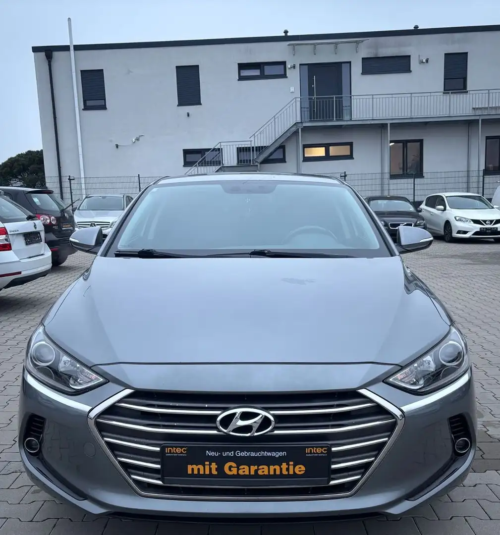Hyundai ELANTRA /1,6 Motor/sehr gepflegt - 2