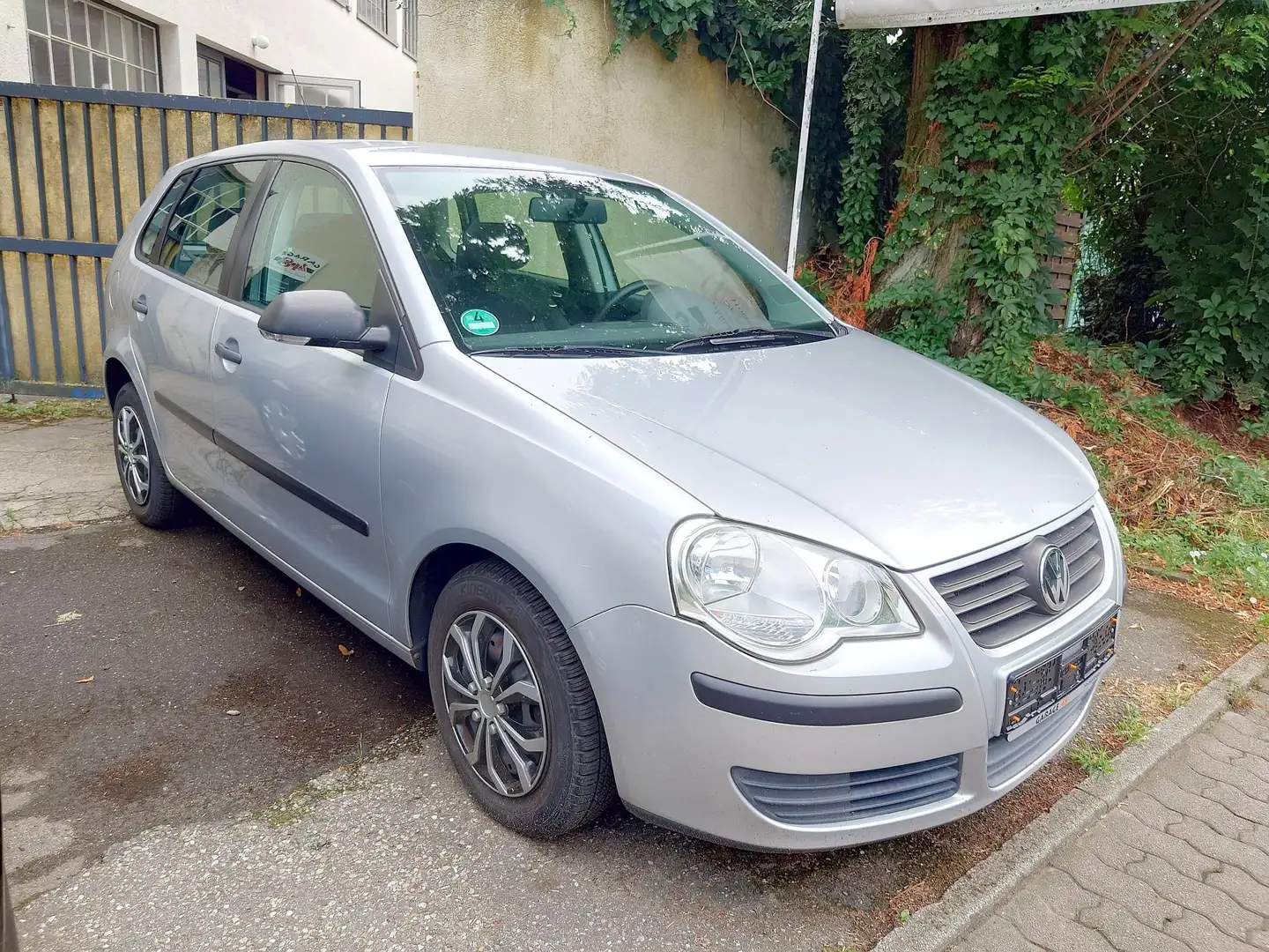 Volkswagen Polo VW Polo 4 Tueren Klima Scheckh.  2 Hd Plateado - 1