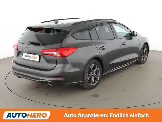 Ford Focus view 6