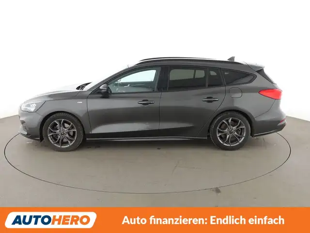 Ford Focus view 3