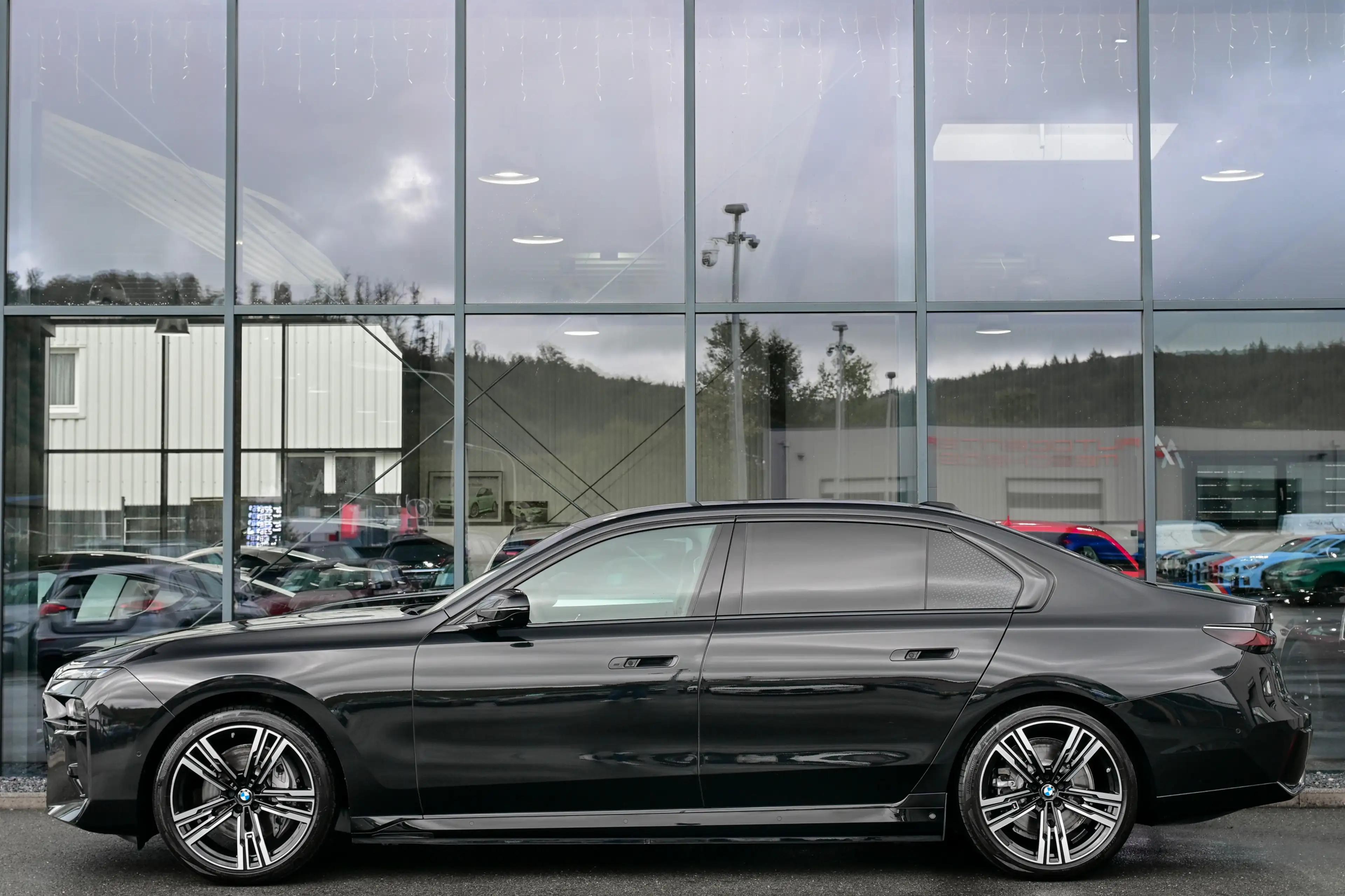 BMW i7 eDrive50 M Sport Connoisseur-Paket* Kristall* — photo 6