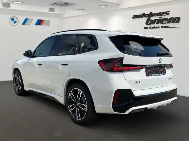 BMW X1 view 4