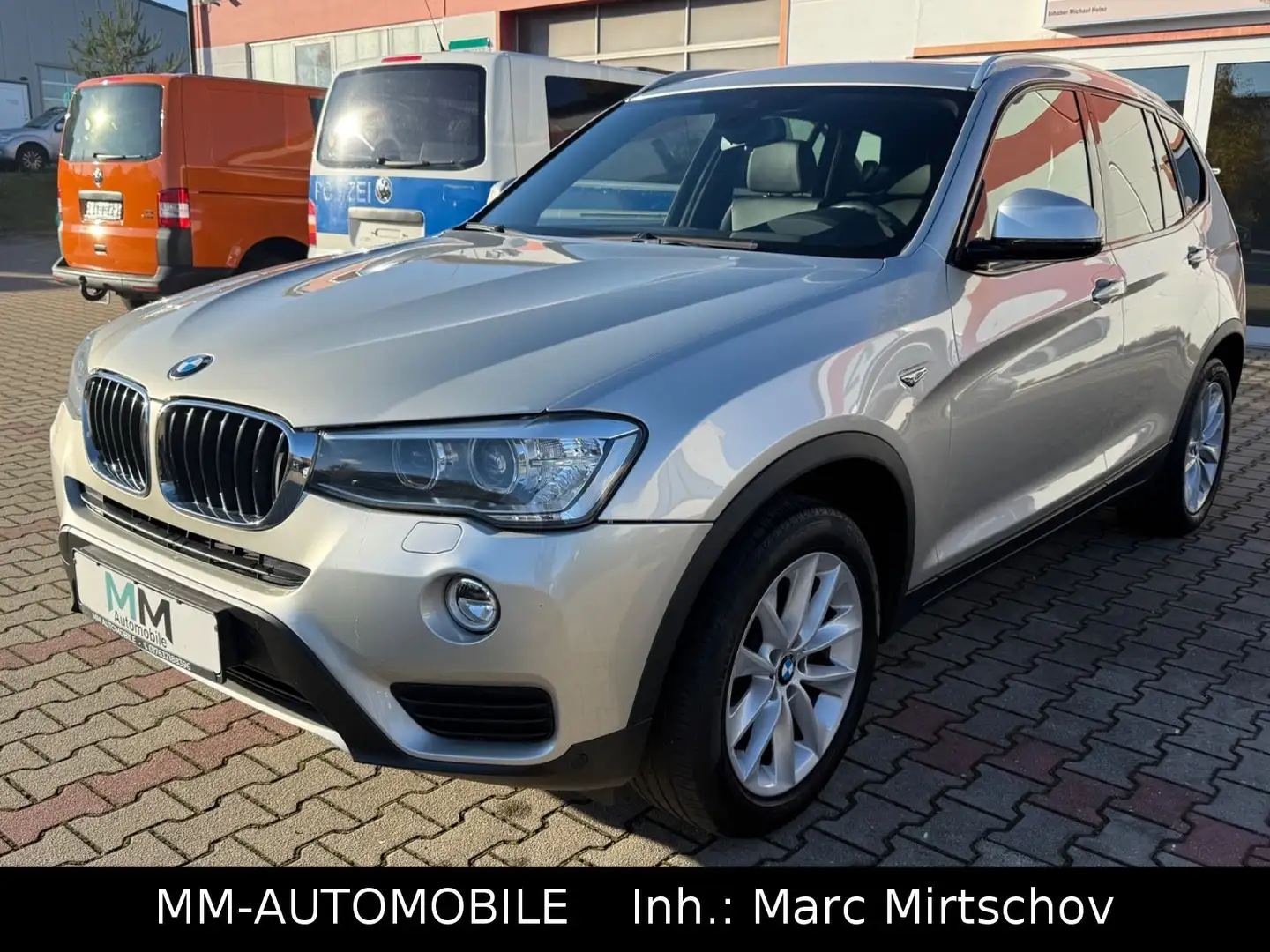BMW X3 xDrive 20d-NAVI-XEN-AHK-PANO-LEDER-HUP-BMW KD Silber - 2