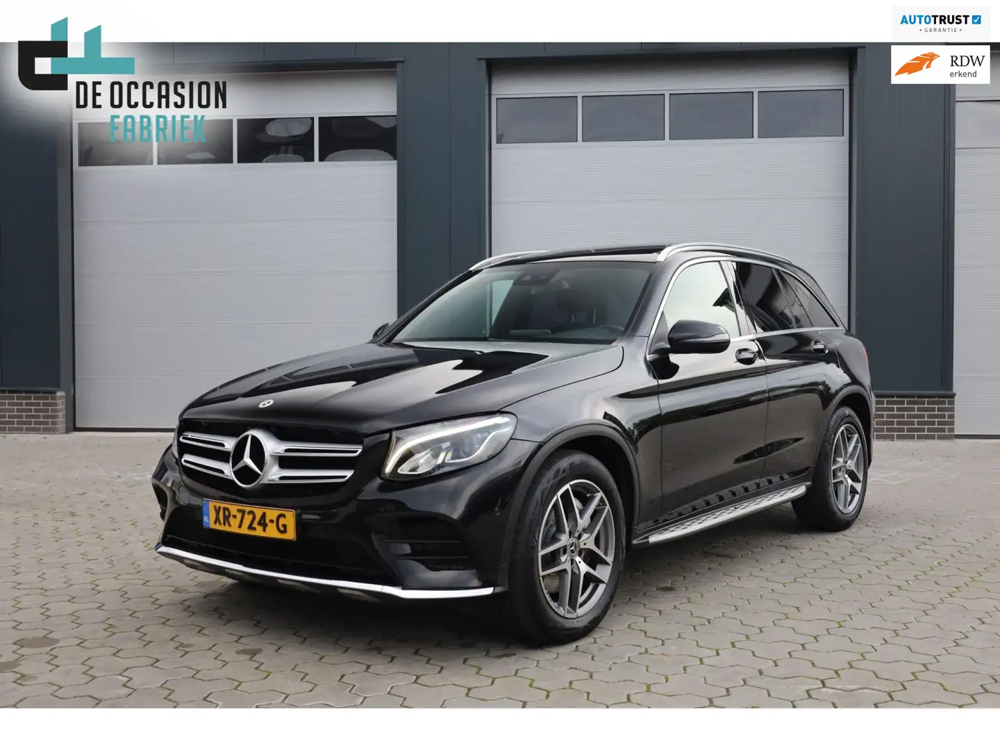 Mercedes-Benz GLC 220 d 4MATIC AMG Pano Command Zwart - 1