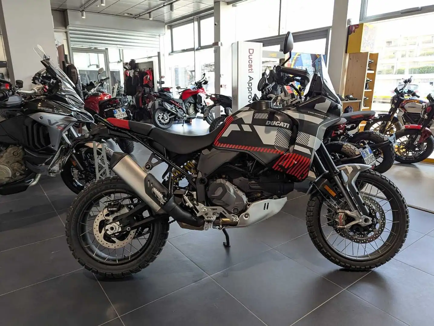 Ducati DesertX SATURN GREY Серый - 2