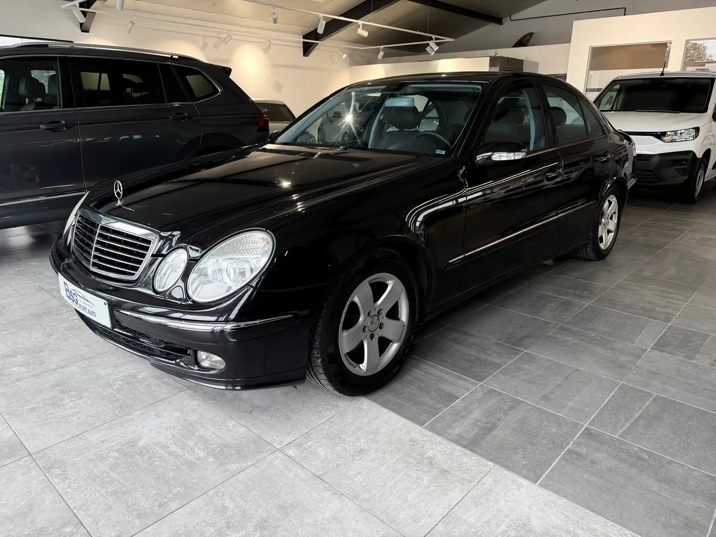 Mercedes-Benz E 220 E 220 CDI Avantgarde//boîte auto! Fekete - 1
