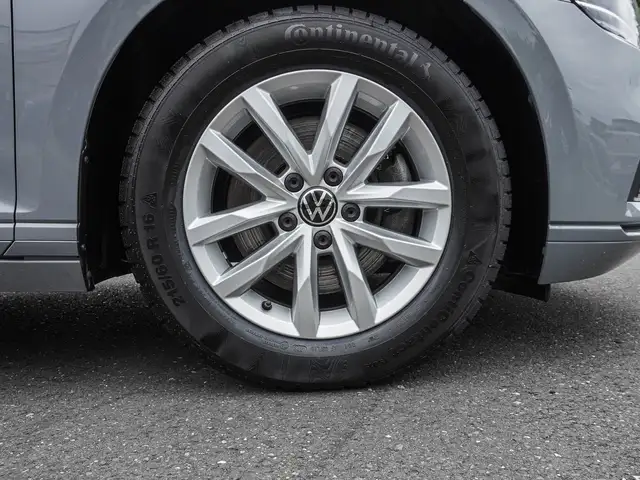 Volkswagen Passat view 7