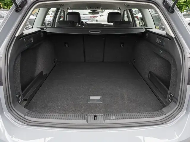 Volkswagen Passat view 16