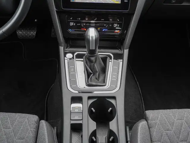 Volkswagen Passat view 13