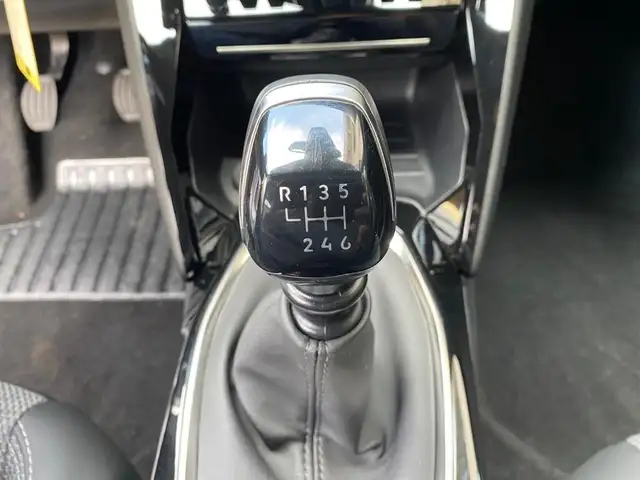 Peugeot 2008 view 12